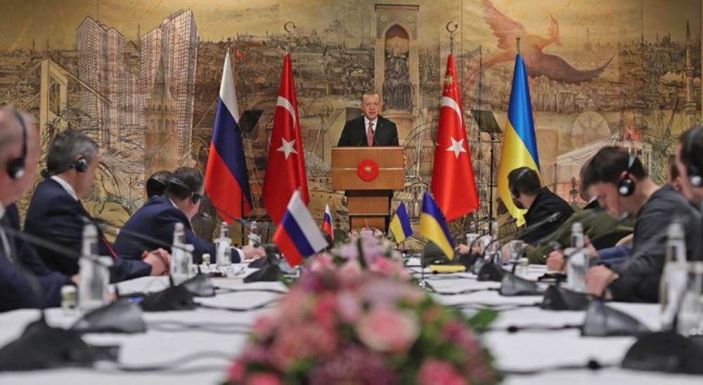 Rusi-Ukraine sot bisedime ne Turqi, shpresat per perparim te pakta
